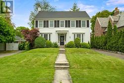 56 HIGHLAND CRESCENT  Toronto, ON M2L 1G6