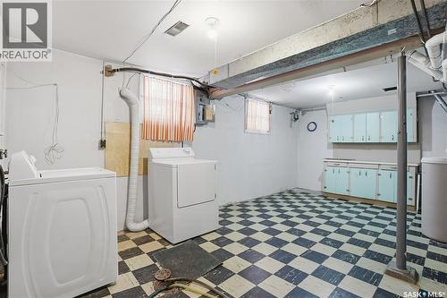 2269 Reynolds Street, Regina, SK - Indoor Photo Showing Laundry Room