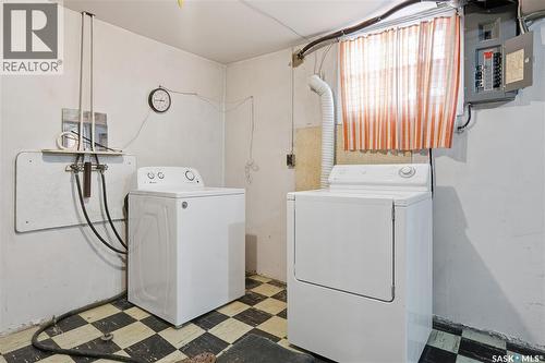 2269 Reynolds Street, Regina, SK - Indoor Photo Showing Laundry Room