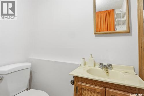 2269 Reynolds Street, Regina, SK - Indoor Photo Showing Bathroom