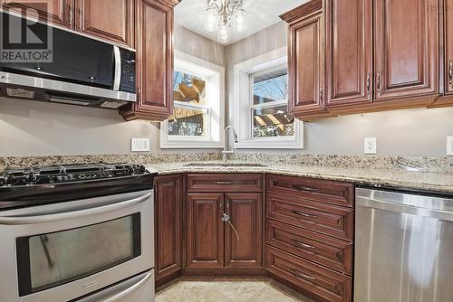 3 Lowe Court, Bedford, NS - Indoor Photo Showing Kitchen With Stainless Steel Kitchen With Upgraded Kitchen