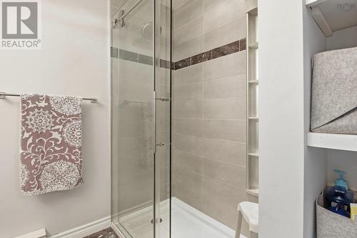 3 Lowe Court, Bedford, NS - Indoor Photo Showing Bathroom