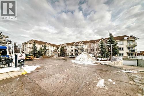 2215, 5200 44 Avenue NE  Calgary, AB T1Y 7L4