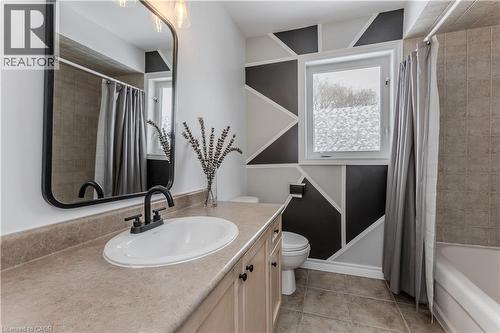 2055 Mountain Grove Avenue, Burlington, ON - Indoor Photo Showing Bathroom