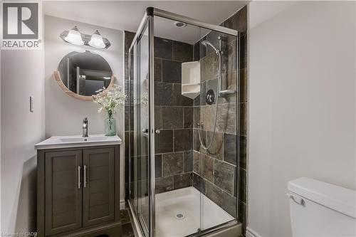 2055 Mountain Grove Avenue, Burlington, ON - Indoor Photo Showing Bathroom