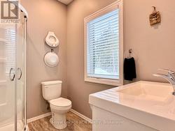 With private ensuite. - 