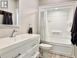 Fresh-look 4pc bathroom. - 
