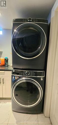 229 Kingsbridge Garden Circle, Mississauga, ON - Indoor Photo Showing Laundry Room