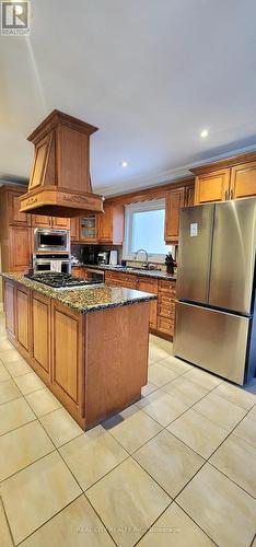229 Kingsbridge Garden Circle, Mississauga, ON - Indoor Photo Showing Kitchen