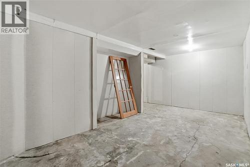 320 D Avenue S, Saskatoon, SK - Indoor