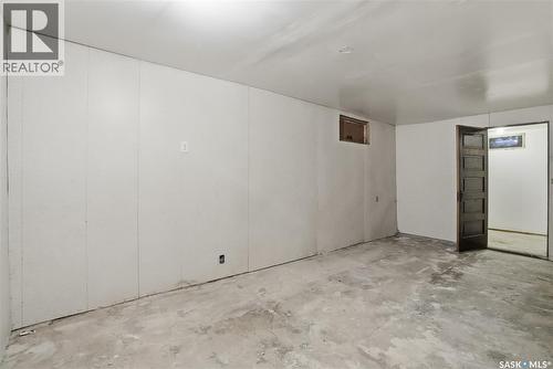 320 D Avenue S, Saskatoon, SK - Indoor