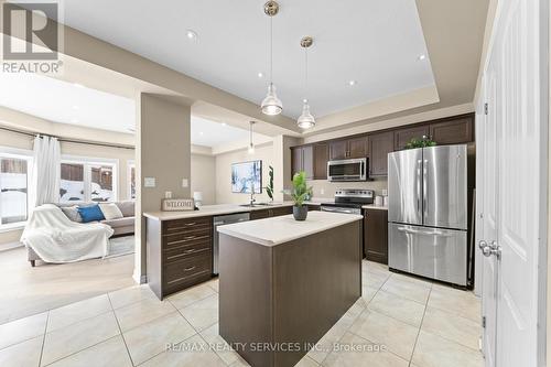 906 Audrey Place, Kitchener, ON - Indoor Photo Showing Kitchen With Upgraded Kitchen