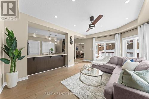 906 Audrey Place, Kitchener, ON - Indoor Photo Showing Living Room