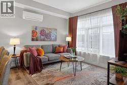 Bright South Facing Windows - 