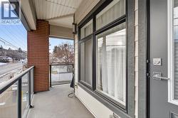 Wrap Around Balcony - 