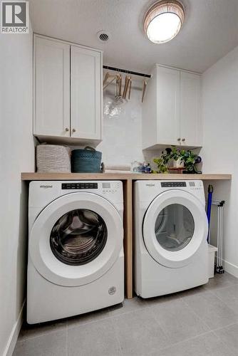 405 Cranbrook Walk Se, Calgary, AB - Indoor Photo Showing Laundry Room