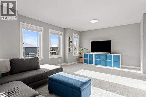 85 Mount Rae Heights, Okotoks, AB - Indoor Photo Showing Living Room