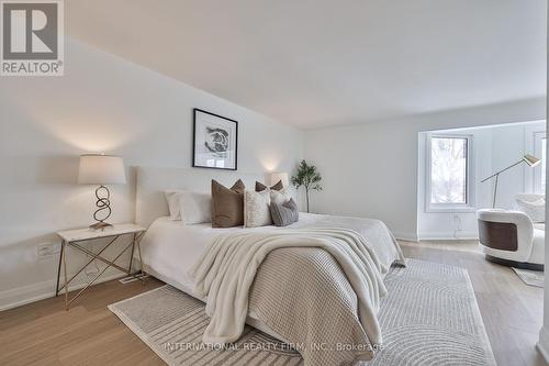 3286 Thorncrest Drive, Mississauga, ON - Indoor Photo Showing Bedroom