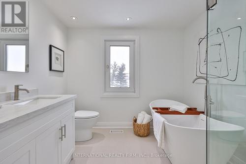 3286 Thorncrest Drive, Mississauga, ON - Indoor Photo Showing Bathroom
