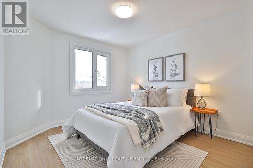 3286 Thorncrest Drive, Mississauga, ON - Indoor Photo Showing Bedroom
