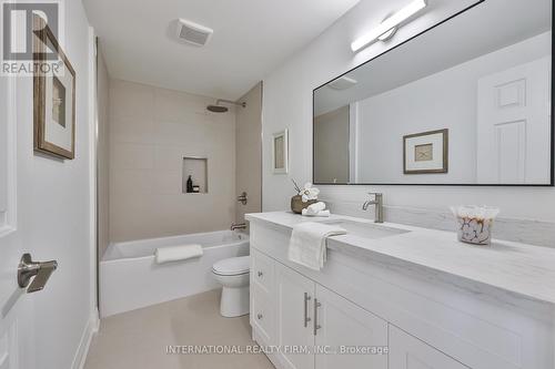 3286 Thorncrest Drive, Mississauga, ON - Indoor Photo Showing Bathroom