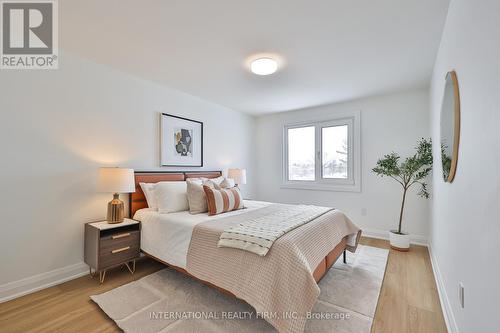 3286 Thorncrest Drive, Mississauga, ON - Indoor Photo Showing Bedroom