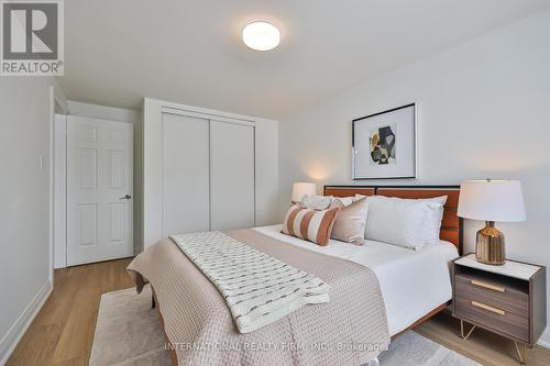 3286 Thorncrest Drive, Mississauga, ON - Indoor Photo Showing Bedroom