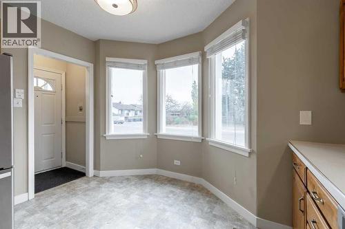 315 Dieppe Boulevard S, Lethbridge, AB - Indoor Photo Showing Other Room