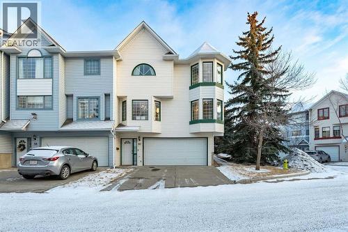 60 Prominence View SW  Calgary, AB T3H 3M8