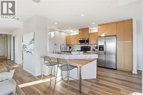 1308 902 Spadina Crescent E, Saskatoon, SK - Indoor Photo Showing Kitchen With Stainless Steel Kitchen