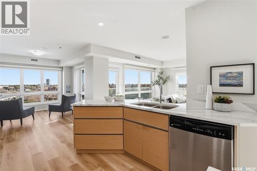 1308 902 Spadina Crescent E, Saskatoon, SK - Indoor Photo Showing Kitchen With Double Sink