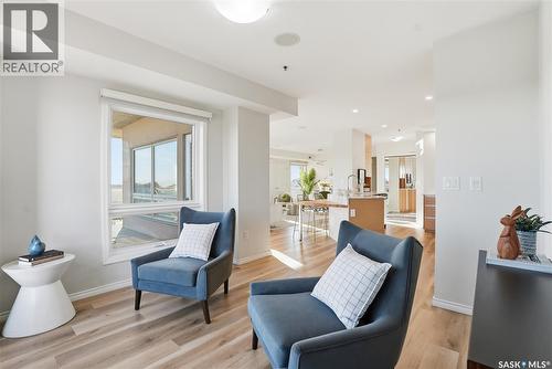 1308 902 Spadina Crescent E, Saskatoon, SK - Indoor Photo Showing Living Room