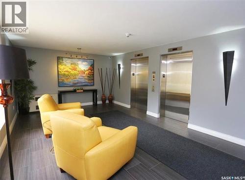 1308 902 Spadina Crescent E, Saskatoon, SK - Indoor Photo Showing Living Room