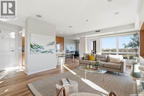 1308 902 Spadina Crescent E, Saskatoon, SK - Indoor Photo Showing Living Room