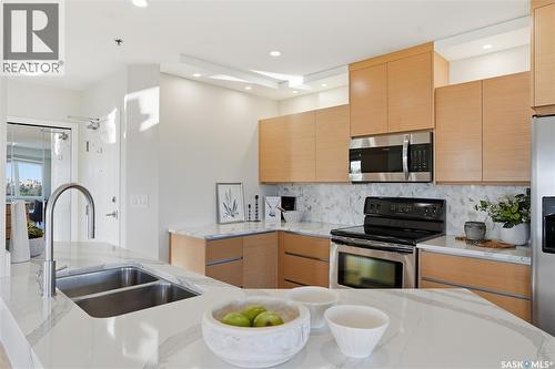 1308 902 Spadina Crescent E, Saskatoon, SK - Indoor Photo Showing Kitchen With Double Sink