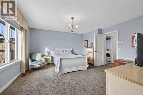 28 Evansview Manor Nw, Calgary, AB - Indoor Photo Showing Bedroom
