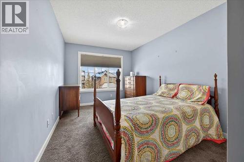 28 Evansview Manor Nw, Calgary, AB - Indoor Photo Showing Bedroom