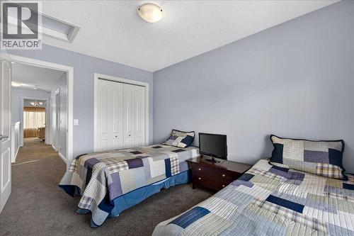 28 Evansview Manor Nw, Calgary, AB - Indoor Photo Showing Bedroom