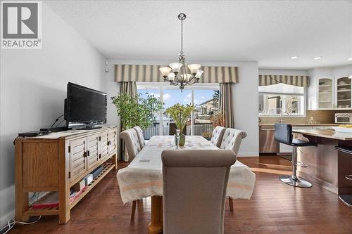 28 Evansview Manor Nw, Calgary, AB - Indoor Photo Showing Dining Room