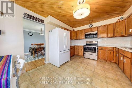 4106 Grandview Street N, Oshawa, ON - Indoor Photo Showing Kitchen