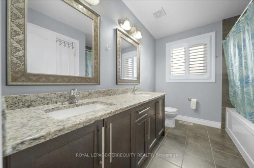 131 Maple Bush Drive, Cambridge, ON - Indoor Photo Showing Bathroom