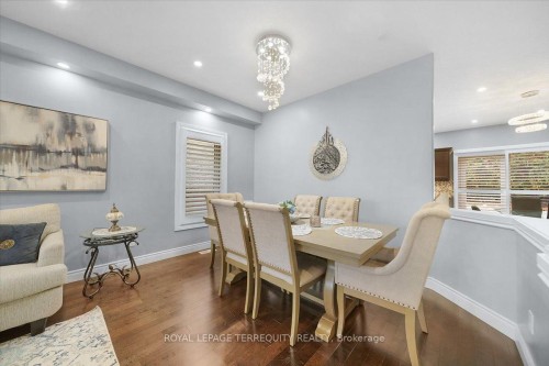 131 Maple Bush Drive, Cambridge, ON - Indoor Photo Showing Dining Room