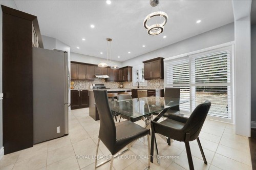 131 Maple Bush Drive, Cambridge, ON - Indoor Photo Showing Dining Room