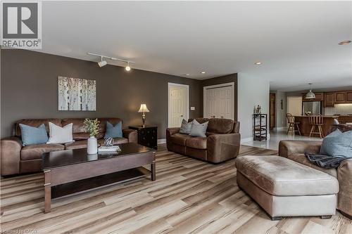 331 Lanark Street, Caledonia, ON - Indoor Photo Showing Living Room