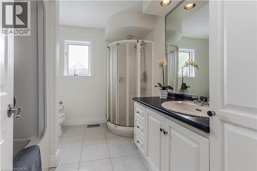 331 Lanark Street, Caledonia, ON - Indoor Photo Showing Bathroom