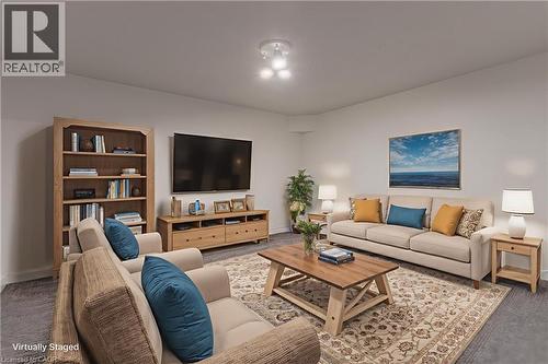 331 Lanark Street, Caledonia, ON - Indoor Photo Showing Living Room