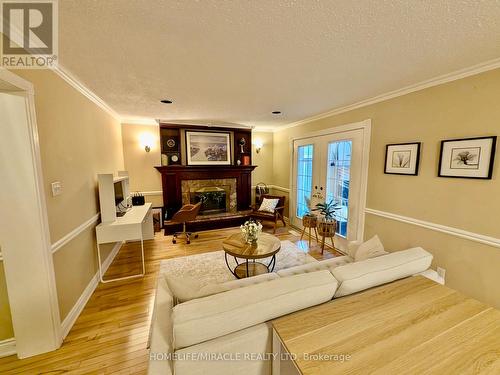 515 Louis Drive, Mississauga, ON - Indoor Photo Showing Living Room With Fireplace