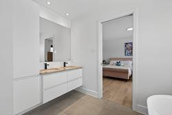 Salle de bains attenante à la CCP - 