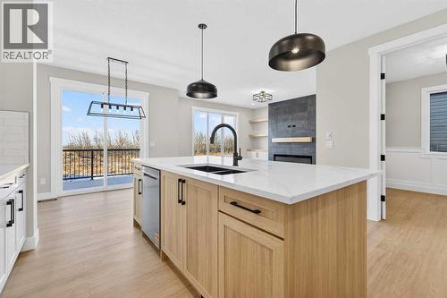 180 Wildrose Drive, Strathmore, AB - Indoor Photo Showing Kitchen With Double Sink With Upgraded Kitchen