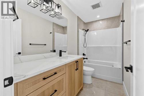 180 Wildrose Drive, Strathmore, AB - Indoor Photo Showing Bathroom